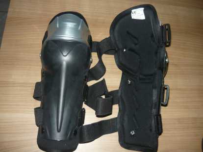 Chrániče kolen - kloubové