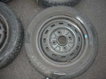 Plechové disky s letními pneu 