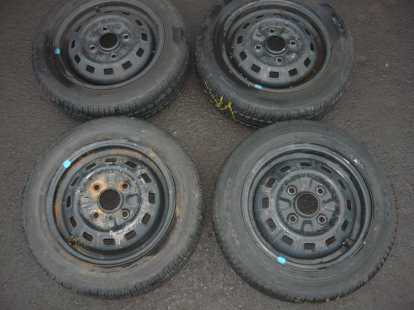 Plechové disky s letními pneu 